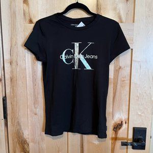 NWT Women's Calvin Klein Jeans Short Sleeved Logo T S Small Black $39.50